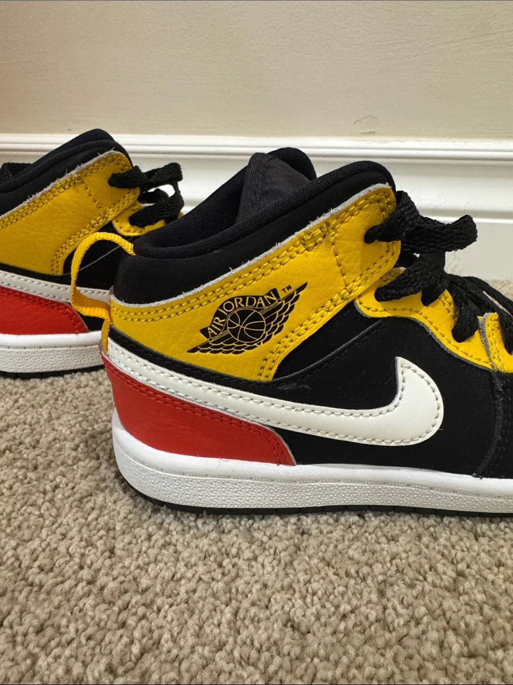 Kids' Air Jordan 1 Mid SE